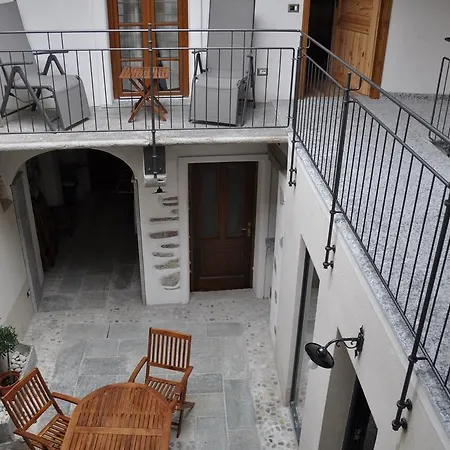 Casa Petrolli 카노비오